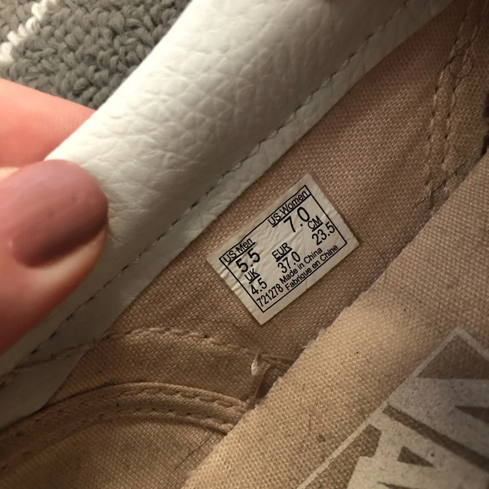 LAST CHANCE Vans Pink Leather Slip On - Picture 10 of 10